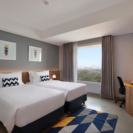 Swiss-Belinn Simatupang Jakarta Exterior foto
