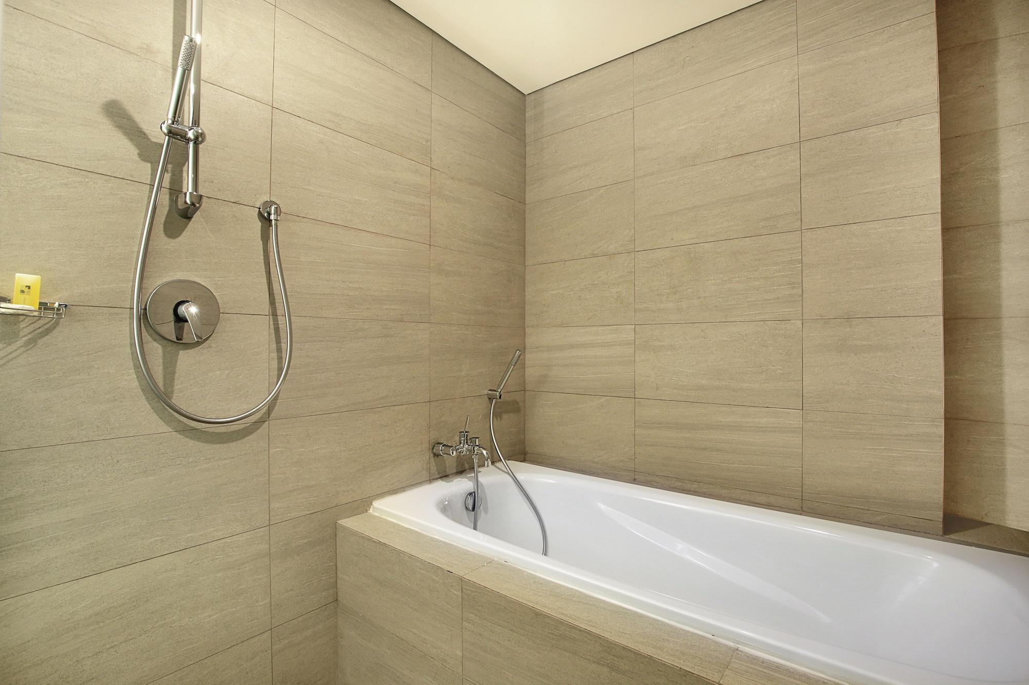 Swiss-Belinn Simatupang Jakarta Exterior foto