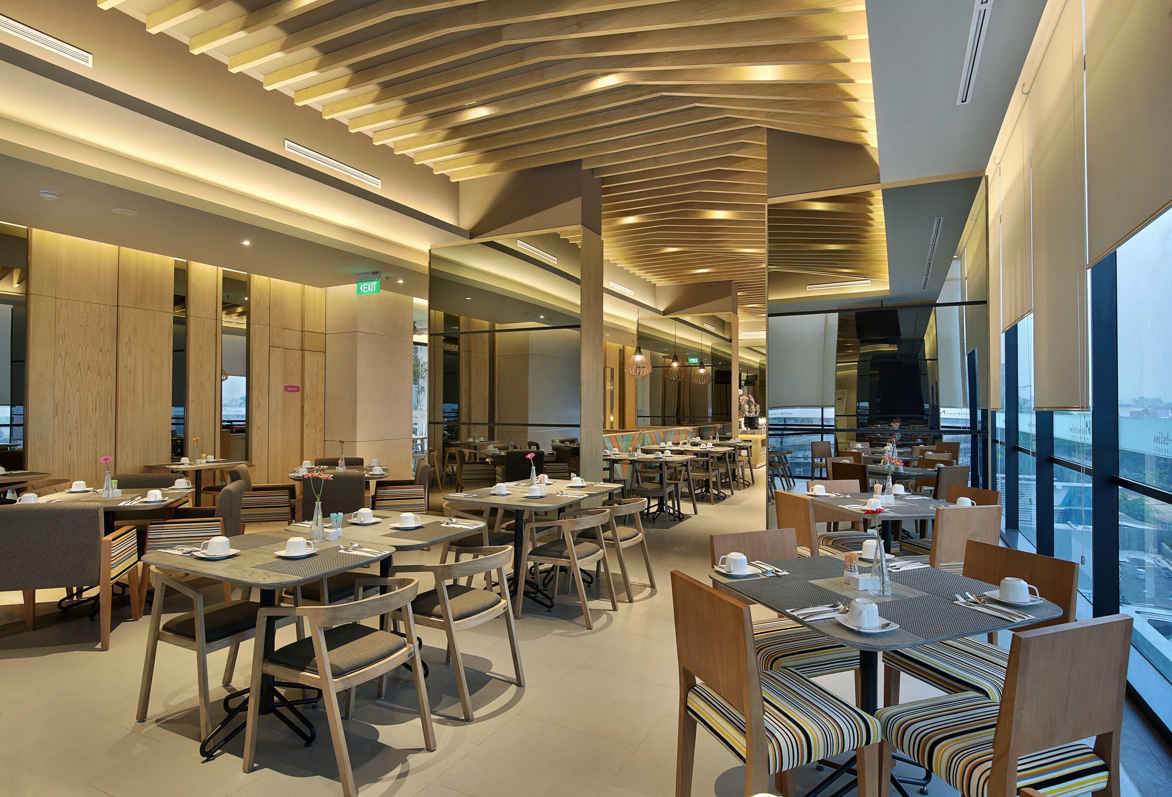Swiss-Belinn Simatupang Jakarta Exterior foto