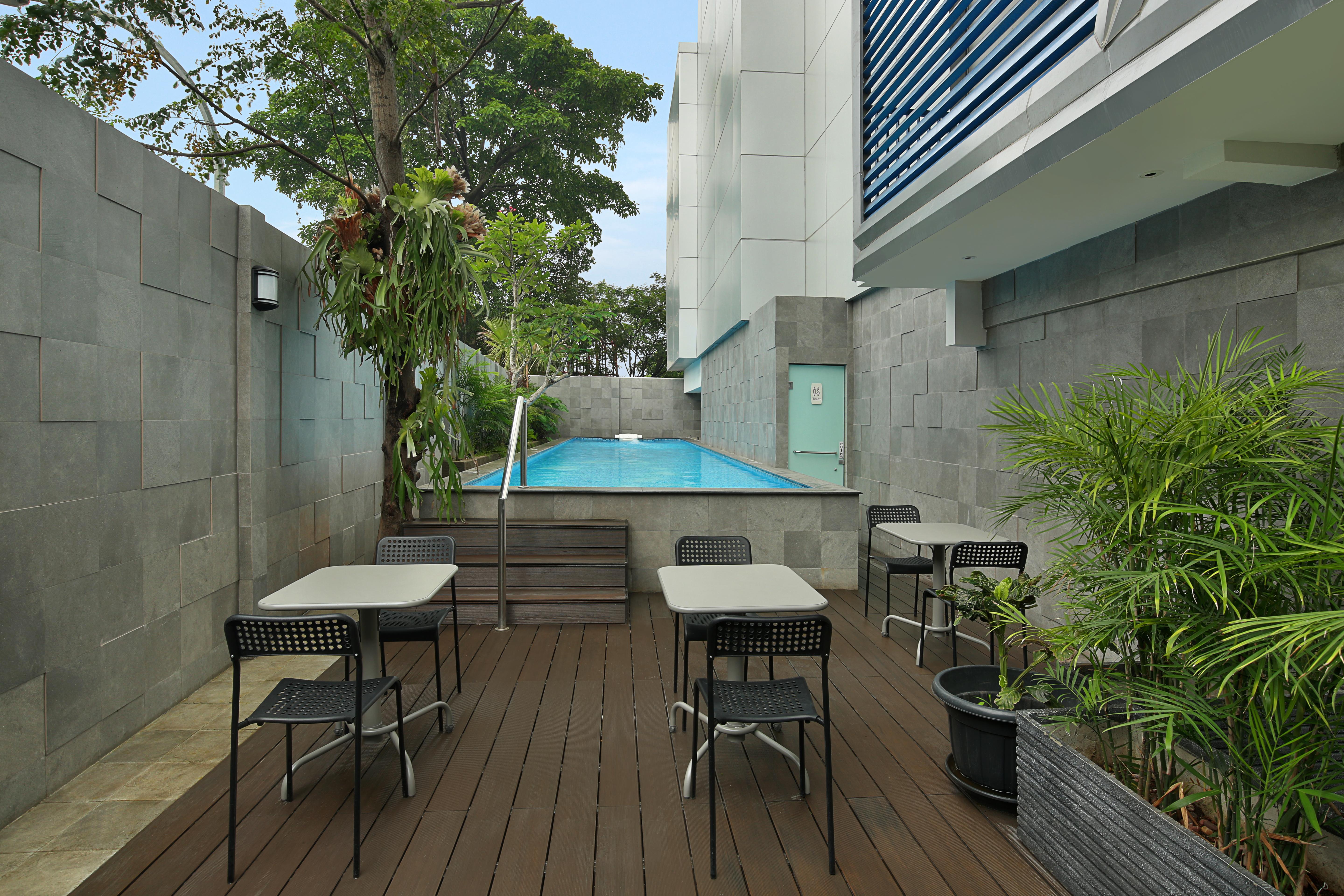 Swiss-Belinn Simatupang Jakarta Exterior foto