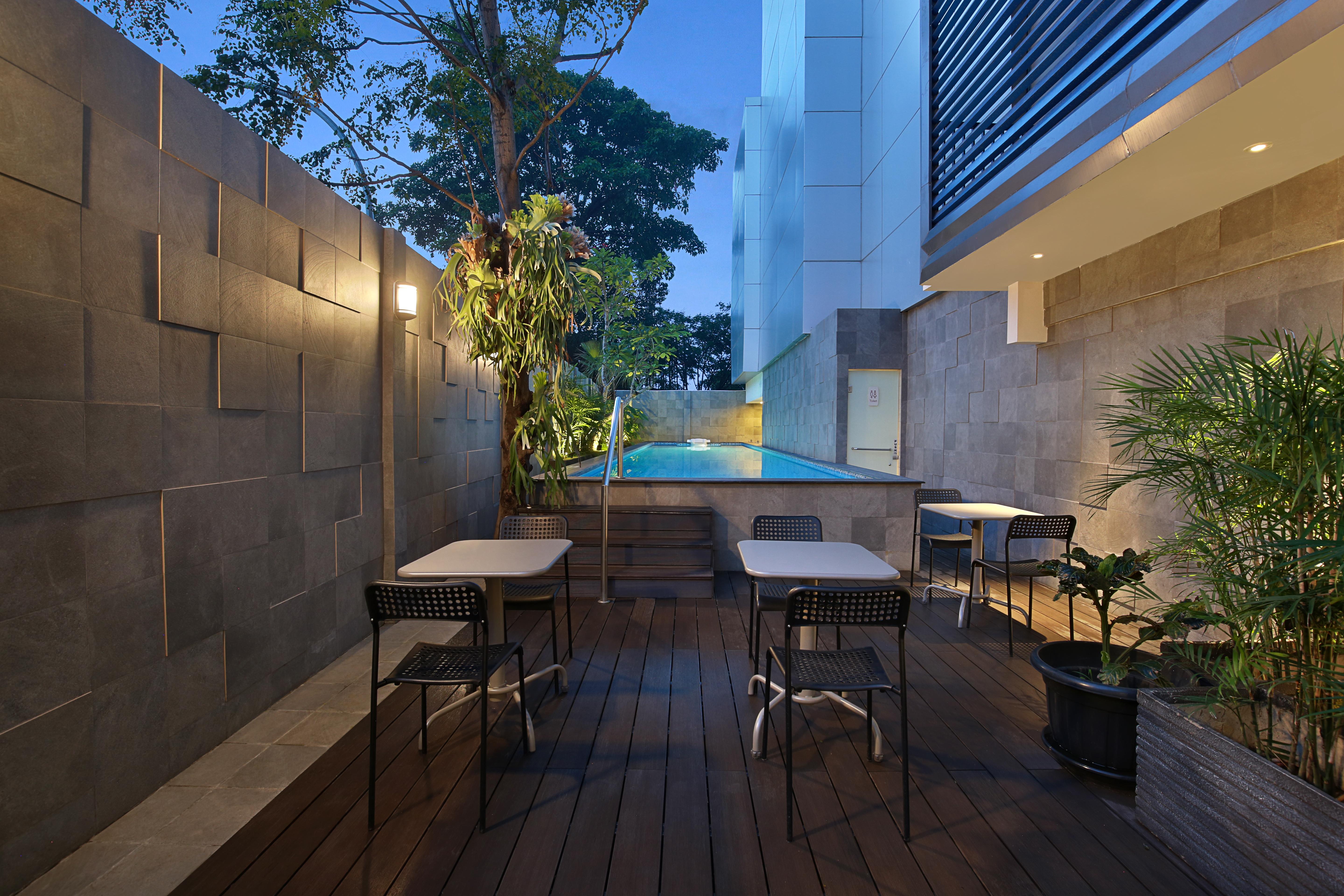 Swiss-Belinn Simatupang Jakarta Exterior foto