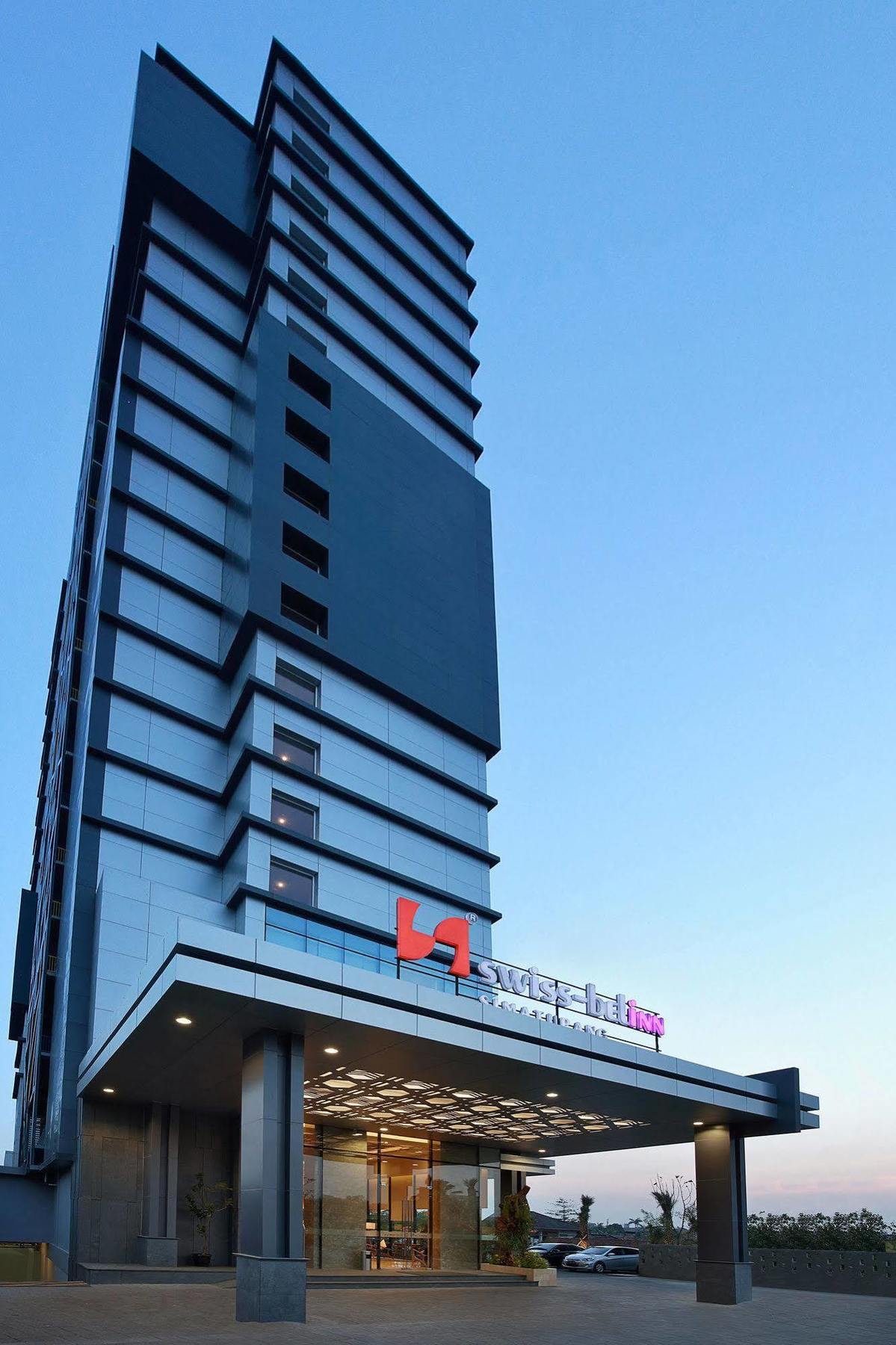 Swiss-Belinn Simatupang Jakarta Exterior foto